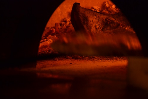 il momento della cottura delle pizze è una delle fasi più delicate per i pizzaioli