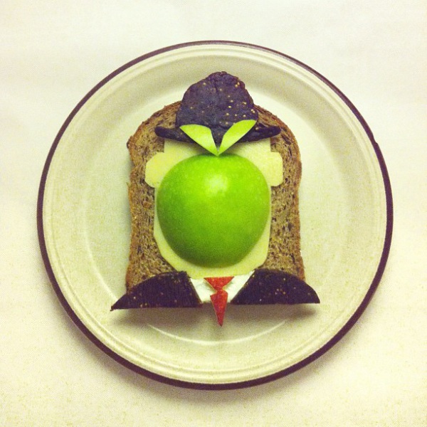 L'artista norvegese Ida Skivenes, famosissima su Instagram con il nick IdaFrosk, si diverte a ricreare capolavori dell'arte su pane tostato.
